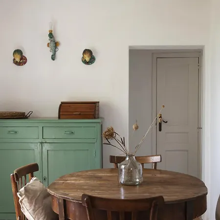 Lindo Villa
